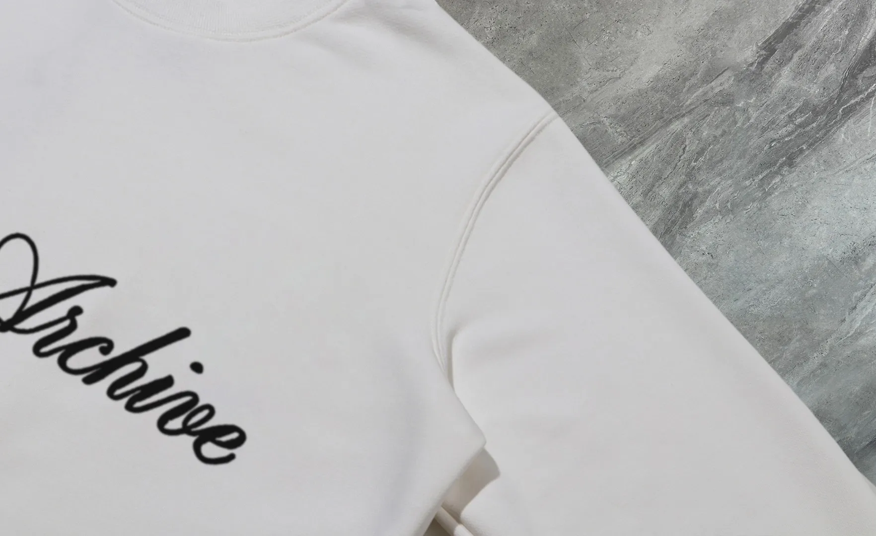 【 In Stock】 〖 𝐌𝐎𝐍𝐂𝐋𝐄𝐑~ 〗 440g ， 😎 ， ， Factory 2025 T ， ， Premium LOGO， Same Style ：Black White Size：S M L XL 2XL